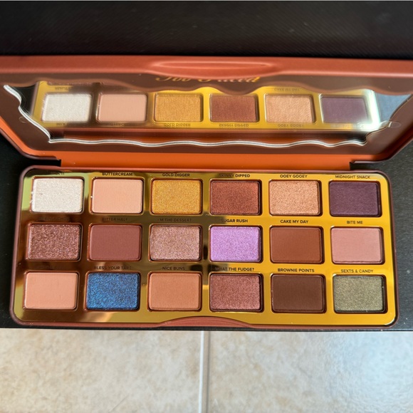 ❤️Too Faced eyeshadow palette - Picture 2 of 5
